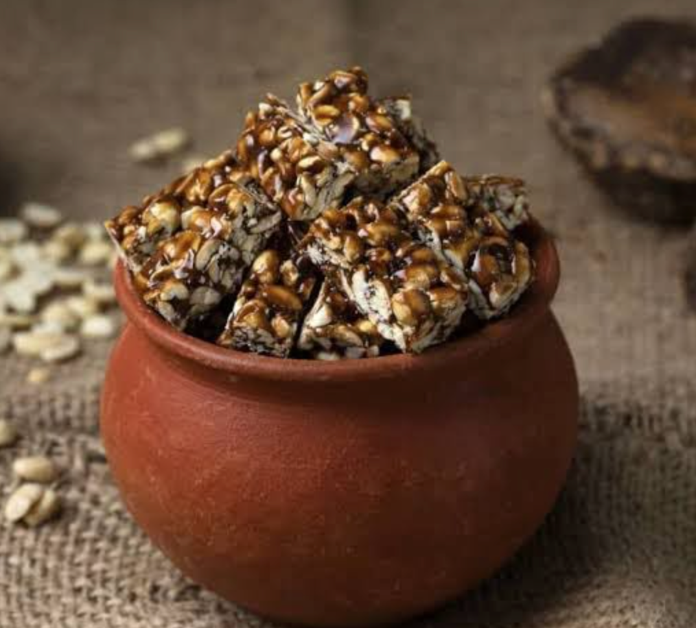 Karuppatti Kadalai Mittai 100g (Palm Jaggery Chikki)